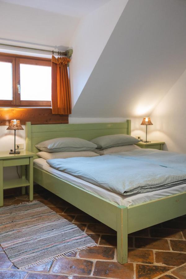 Guesthouse Novak Dvor エクステリア 写真